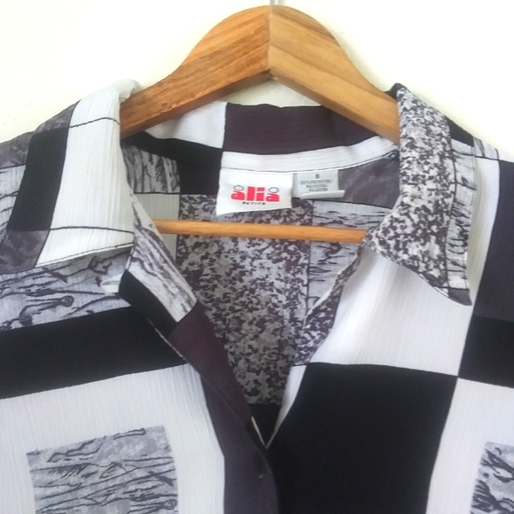 Vintage 80s Black & White Geometric Print Top - Picture 7 of 11